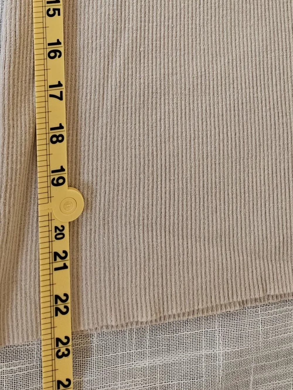 Carmen Marc Valvo Cream Ribbed Long-Sleeve Cutout Top - Picture 5 of 8